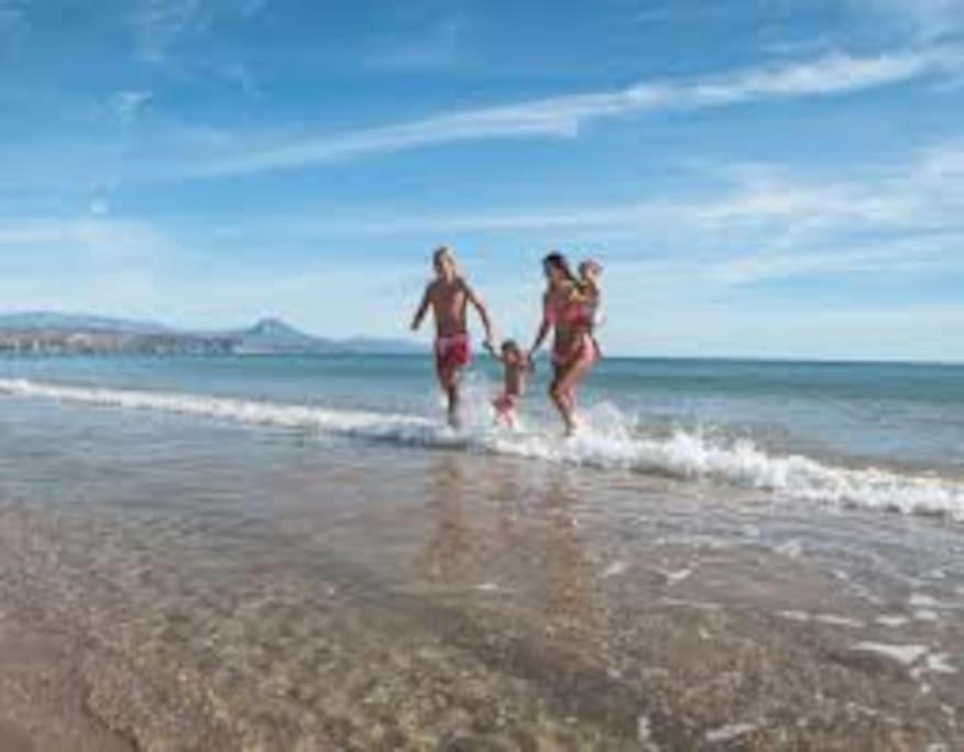 A 1 Minuto De La Playa Del Campello Lejlighed Eksteriør billede